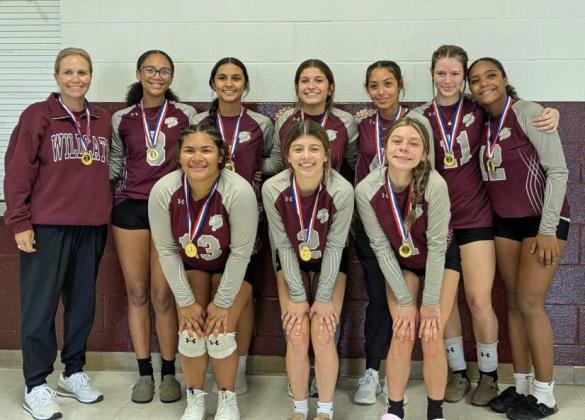 The Littlefield Lady Cats’ JV1 volleyball team went undeafeated 4- 0 to take the Tulia T o u r n a m e n t Championship. (Submitted Photo)